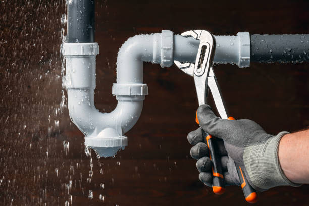 Professional Leak Detection technician working in Fords, NJ